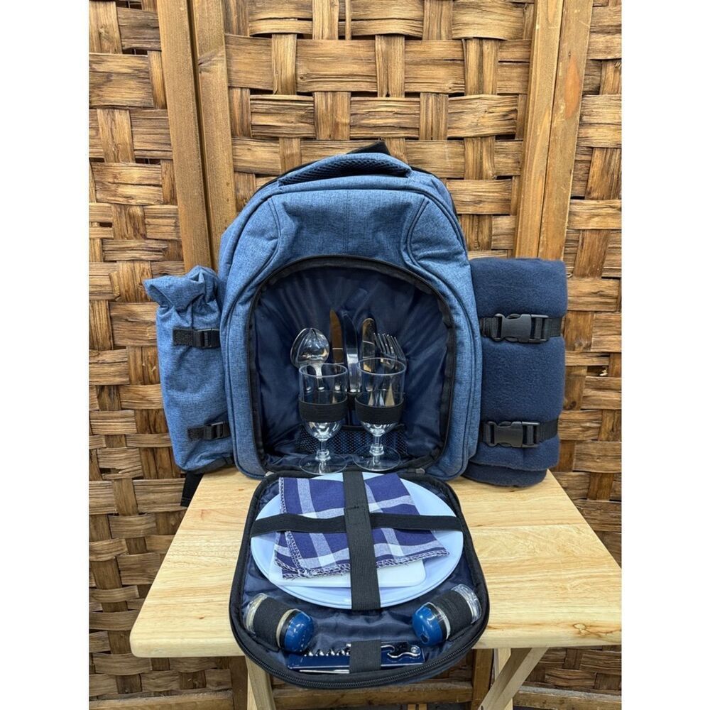 Men's Blue 2 Person Picnic Backpack with Integrated Tableware